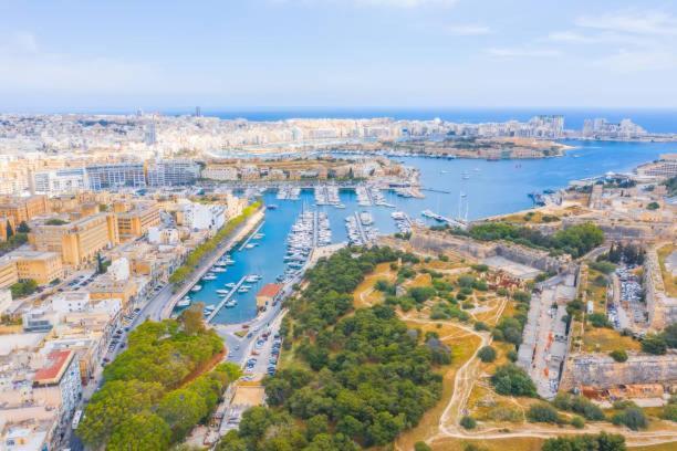 A Lovely 3 Bedroom, 3 Baths Home In The Centre Of Gzira By 360 Estates Buitenkant foto